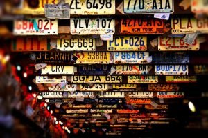 Matrícula de un vehículo con alguna de estas placas